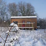 Tiny House Les Jours Heureux Sejour Nature Pres De Dinant Et Des Lacs De L Eau D Heure Lodge *