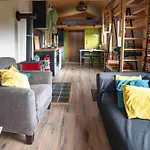 Lodge Tiny House Les Jours Heureux Sejour Nature Pres De Dinant Et Des Lacs De L Eau D Heure Villers-le-Gambon