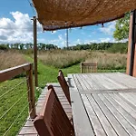 Tiny House Les Jours Heureux Sejour Nature Pres De Dinant Et Des Lacs De L Eau D Heure Lodge *