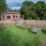 Tiny House Les Jours Heureux Sejour Nature Pres De Dinant Et Des Lacs De L Eau D Heure Lodge *