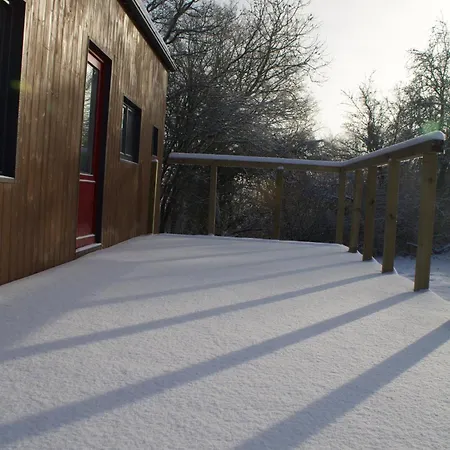 Tiny House Les Jours Heureux Sejour Nature Pres De Dinant Et Des Lacs De L Eau D Heure Lodge *