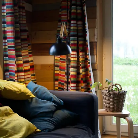 Tiny House Les Jours Heureux Sejour Nature Pres De Dinant Et Des Lacs De L Eau D Heure Lodge Villers-le-Gambon