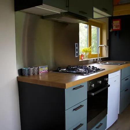 Tiny House Les Jours Heureux Sejour Nature Pres De Dinant Et Des Lacs De L Eau D Heure *