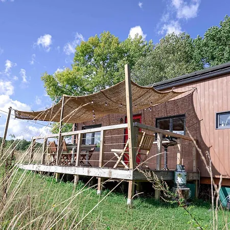 Tiny House Les Jours Heureux Sejour Nature Pres De Dinant Et Des Lacs De L Eau D Heure Lodge Villers-le-Gambon