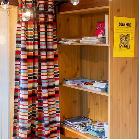 אכסניה Tiny House Les Jours Heureux Sejour Nature Pres De Dinant Et Des Lacs De L Eau D Heure *