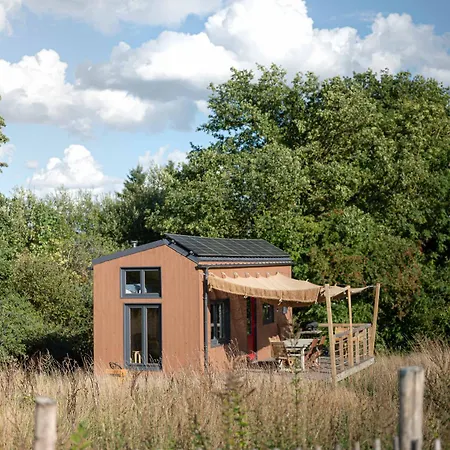 Gerendaház Tiny House Les Jours Heureux Sejour Nature Pres De Dinant Et Des Lacs De L Eau D Heure *